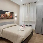 Yris House